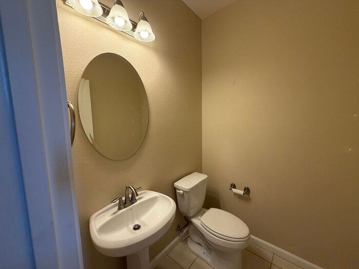 2485 Makenna Dr - Photo 4 of 31