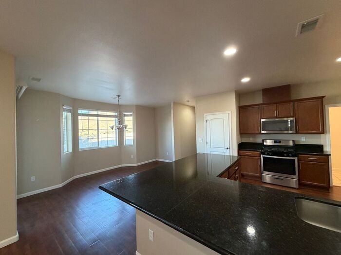 2485 Makenna Dr - Photo 7 of 31