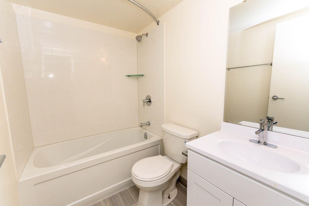 Lockwood Arms Apartments - Photo 4 of 13