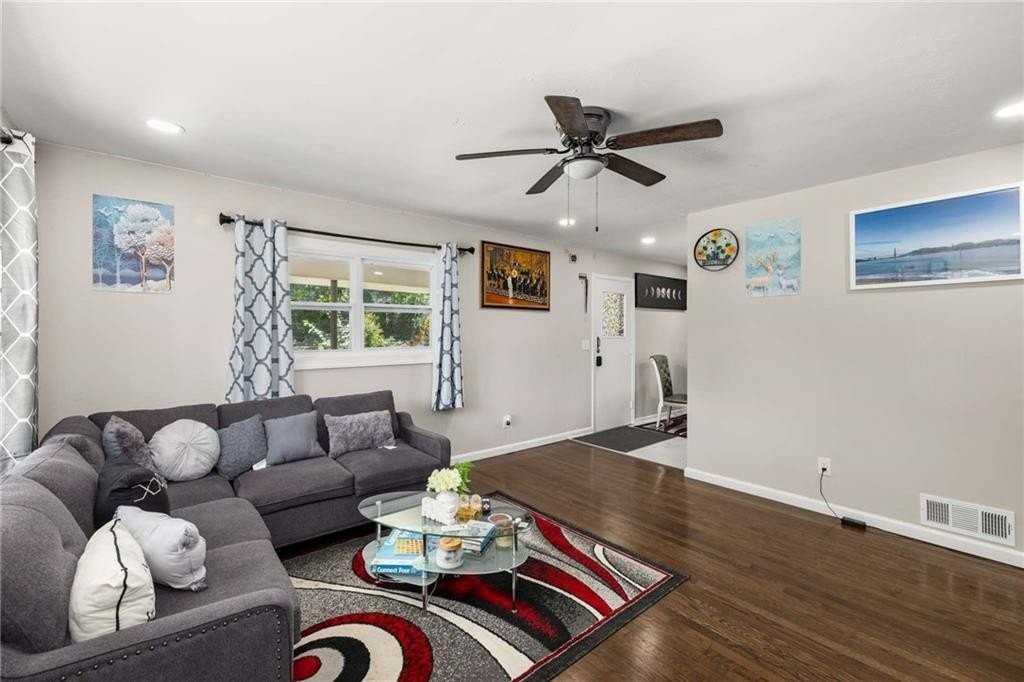 4317 Brookside Dr - Photo 4 of 25