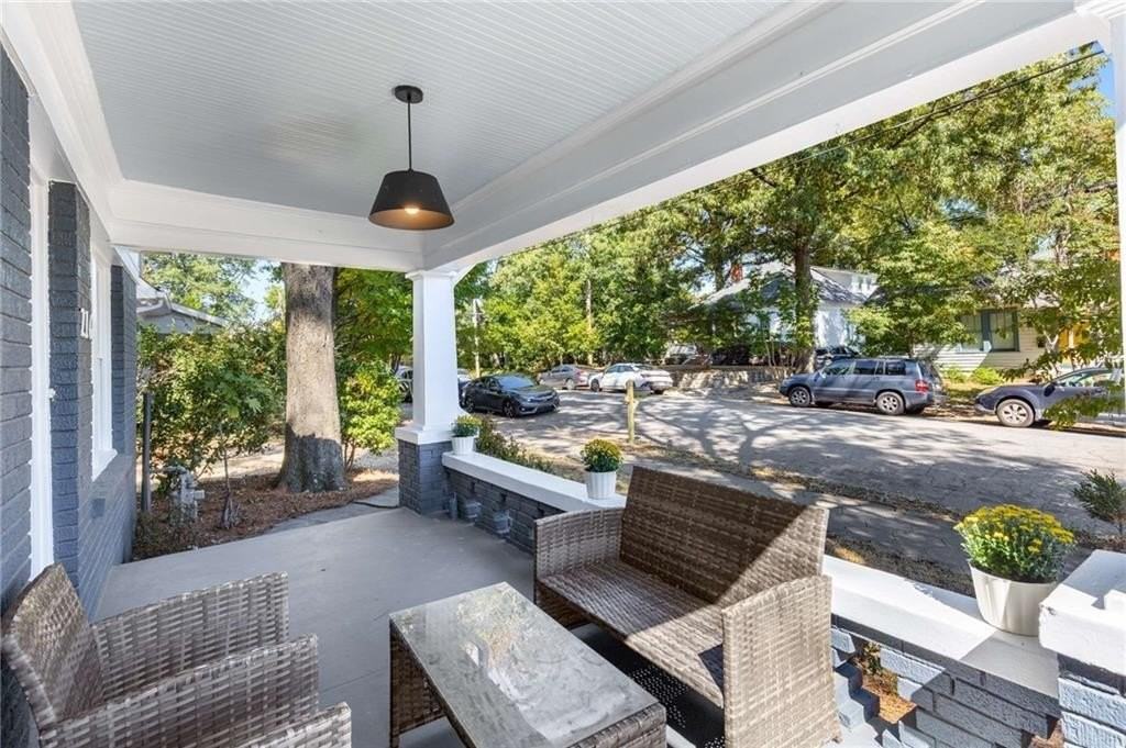 216 Haralson Ave Ne - Photo 4 of 33