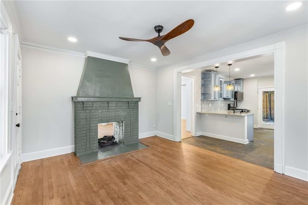 216 Haralson Ave Ne - Photo 7 of 33