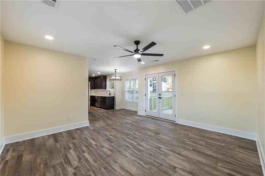 42 Arnold Rd Nw - Photo 2 of 34