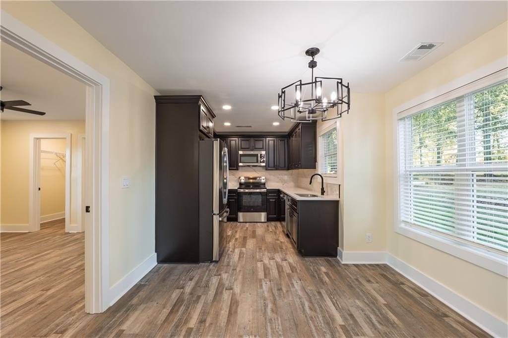 42 Arnold Rd Nw - Photo 3 of 34