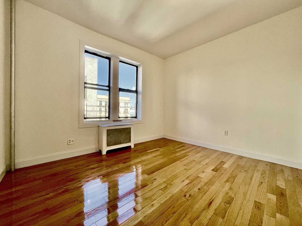 709 W 176th St #3G - Photo 6 of 7