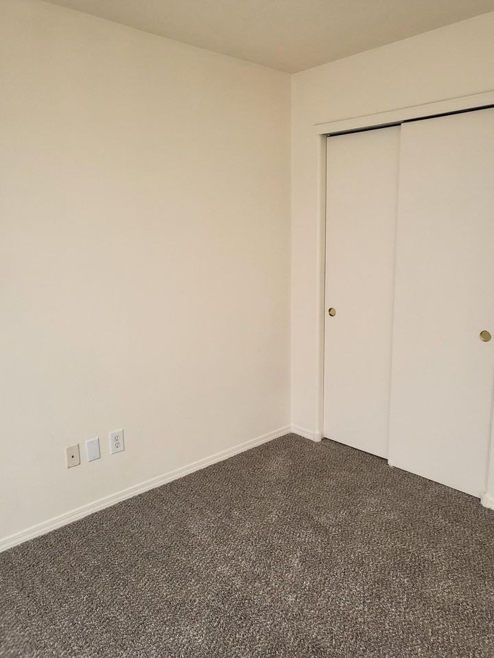 1820 San Pedro Rd Ne - Photo 3 of 23