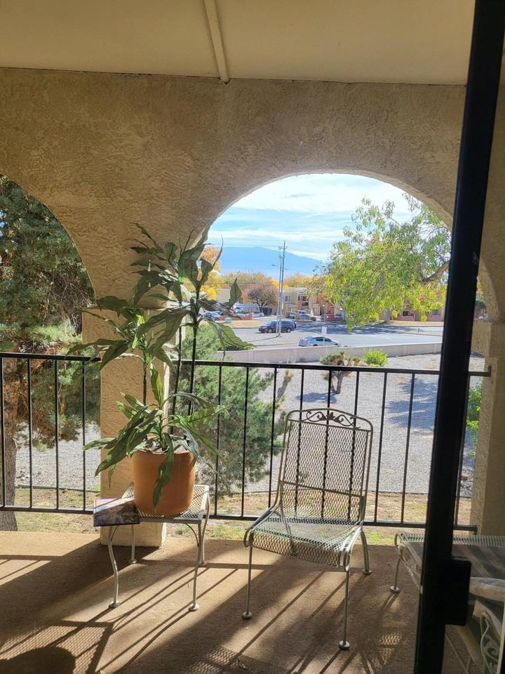 801 Country Club Dr Se Apt 2c #2C - Photo 2 of 16