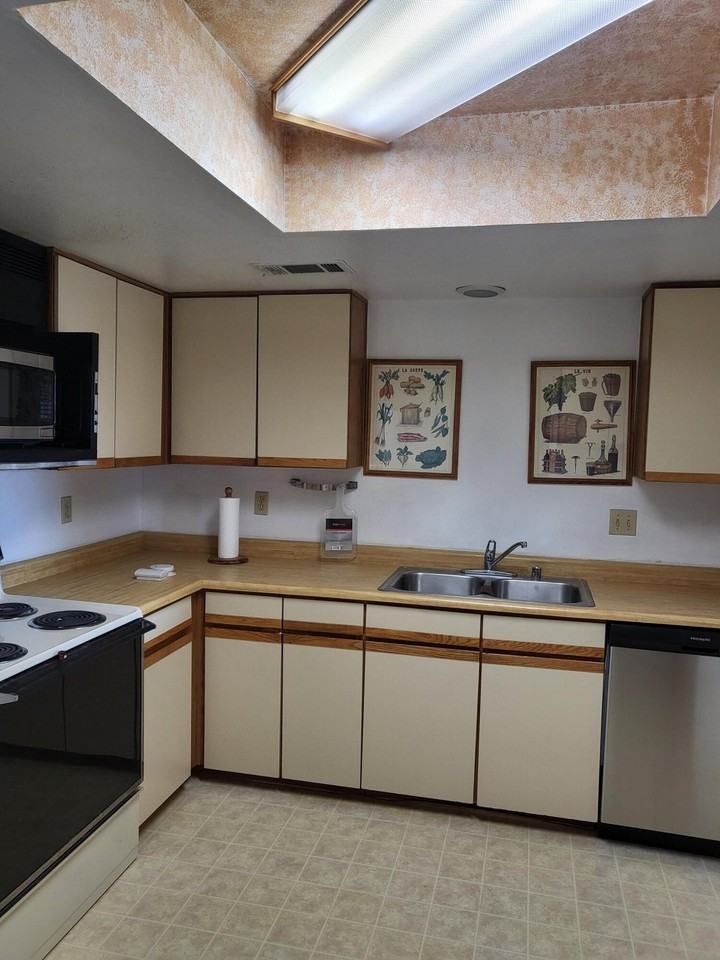 801 Country Club Dr Se Apt 2c #2C - Photo 4 of 16