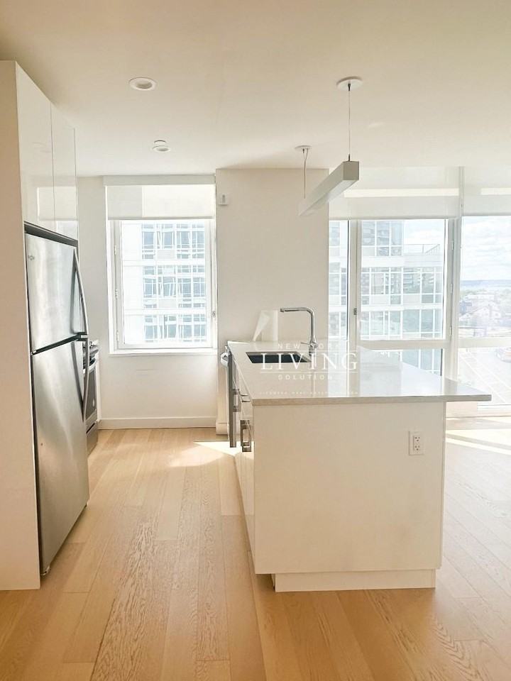 Ocean Dr #6F - Photo 6 of 18