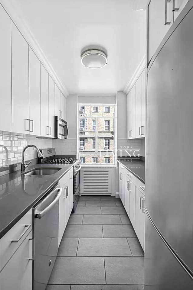 5th Ave #15B - Photo 4 of 8