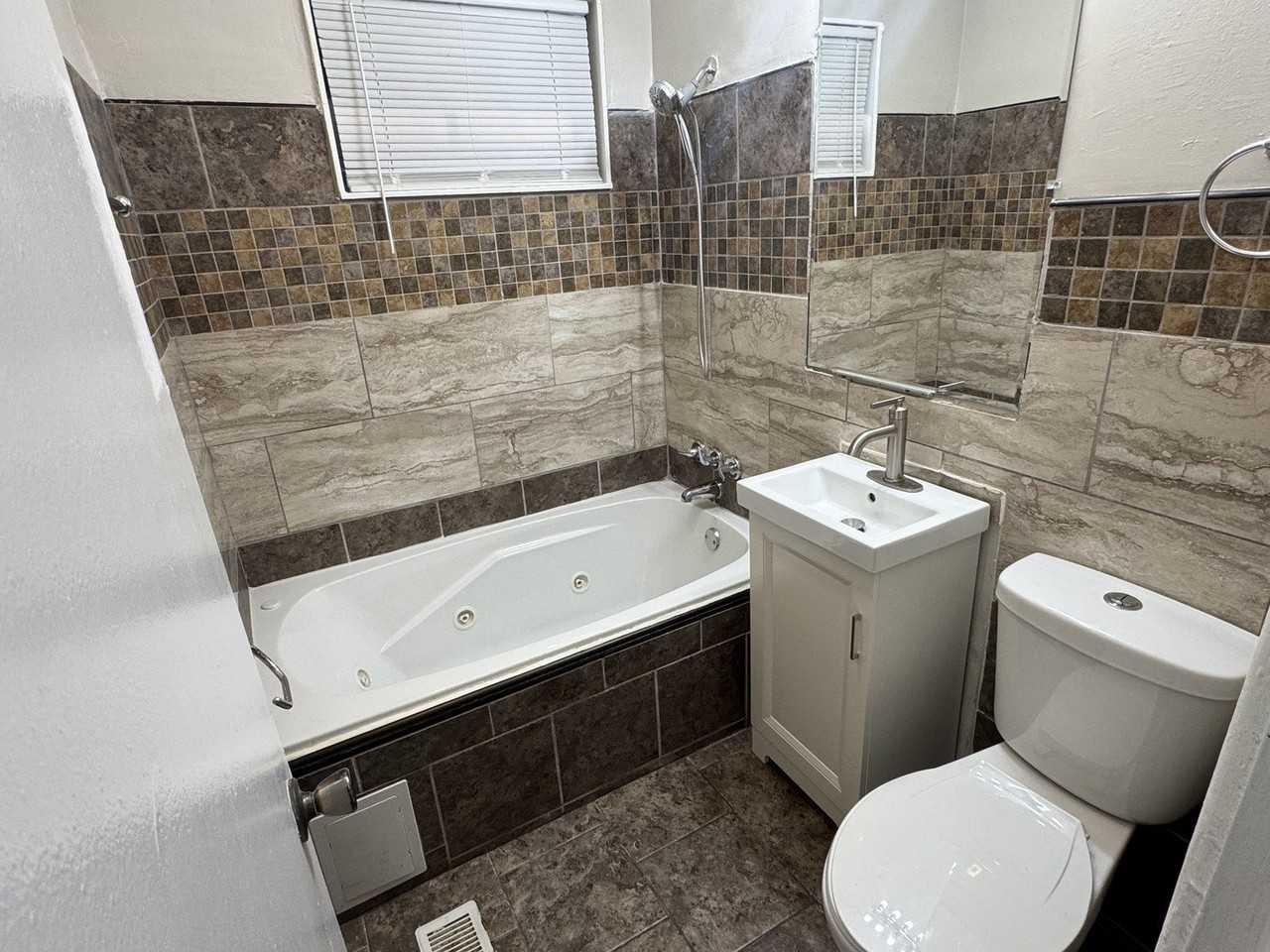 14715 Ellis Ave - Photo 5 of 10