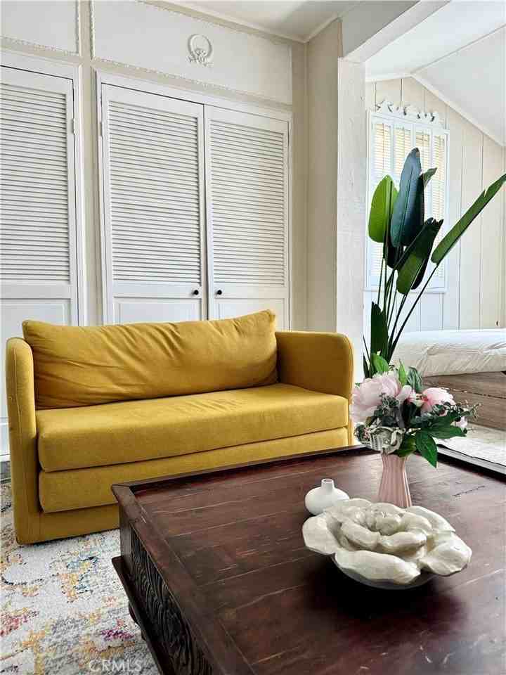 8956 Norma Place Place 1/2 - Photo 3 of 8