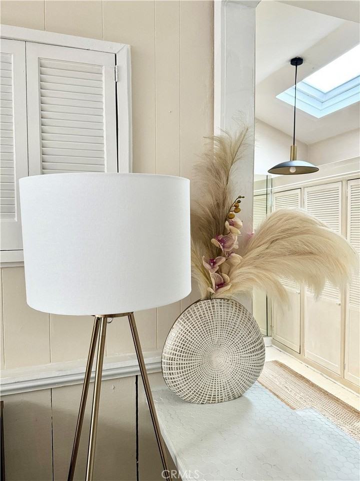 8956 Norma Place Place 1/2 - Photo 5 of 8