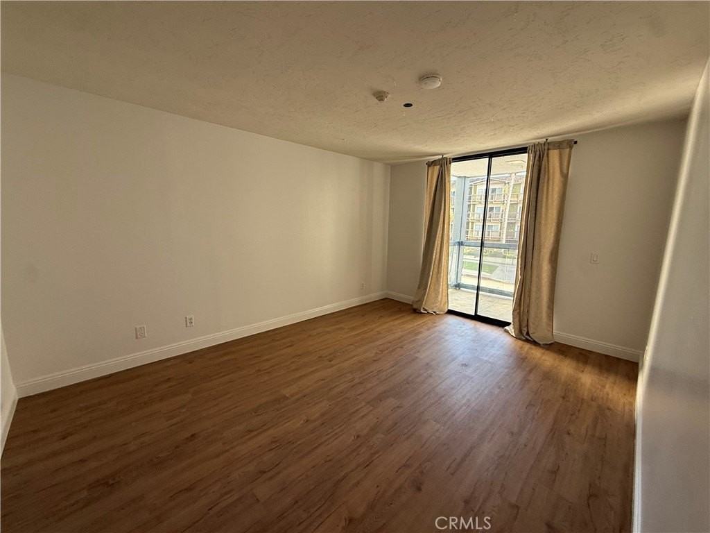 575 Esplanade #303 - Photo 6 of 9