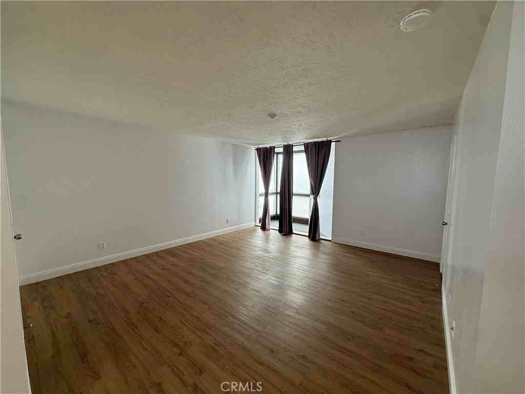 575 Esplanade #303 - Photo 7 of 9