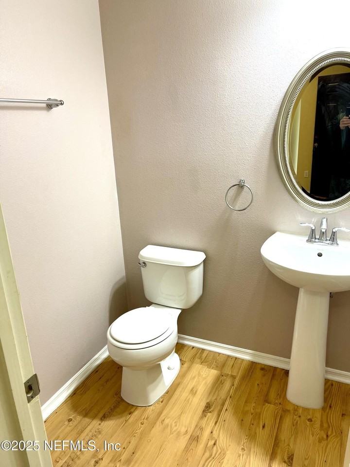 250 Michelangelo Pl - Photo 4 of 10