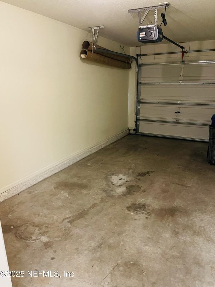 250 Michelangelo Pl - Photo 5 of 10