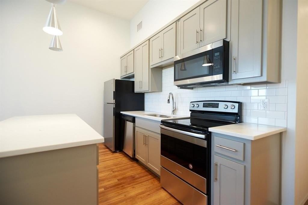 200 W Brown St #203 - Photo 2 of 6