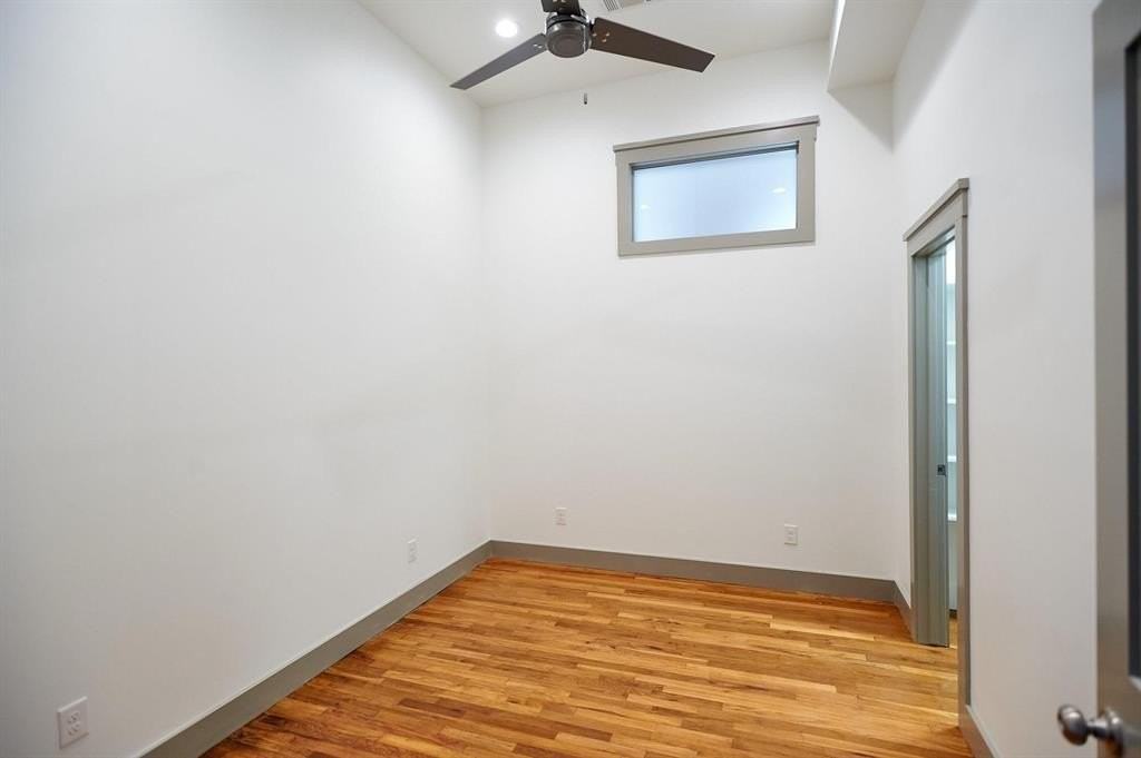 200 W Brown St #203 - Photo 4 of 6