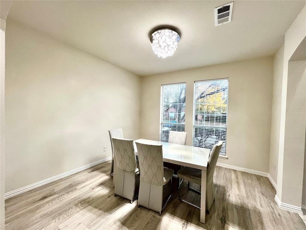 3301 Bluegrass Dr - Photo 4 of 37