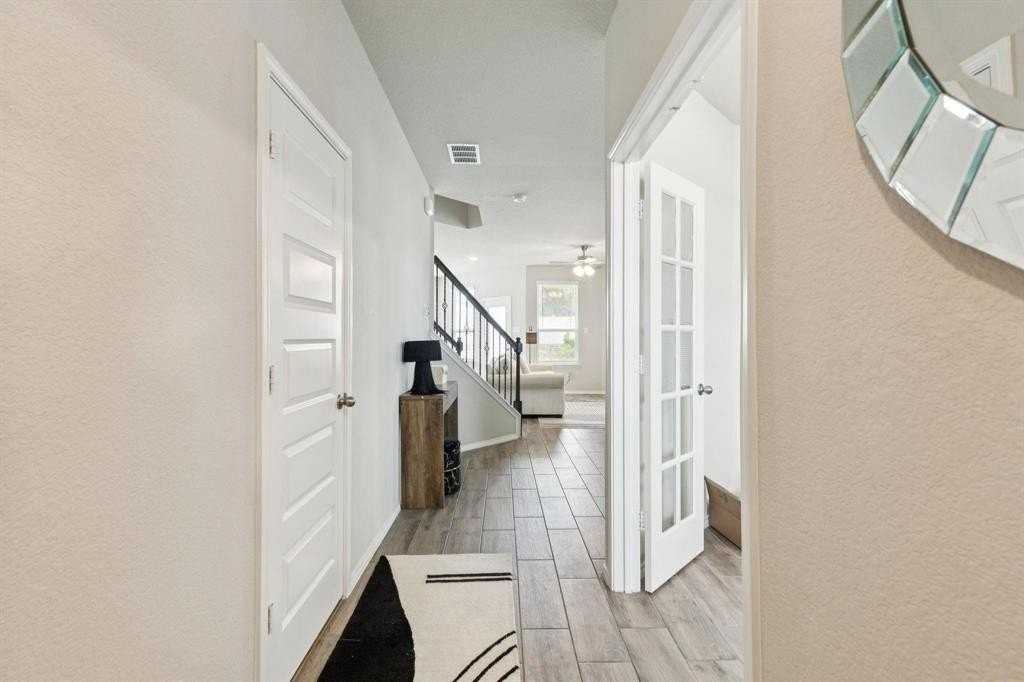 8982 Delway Dr - Photo 2 of 23