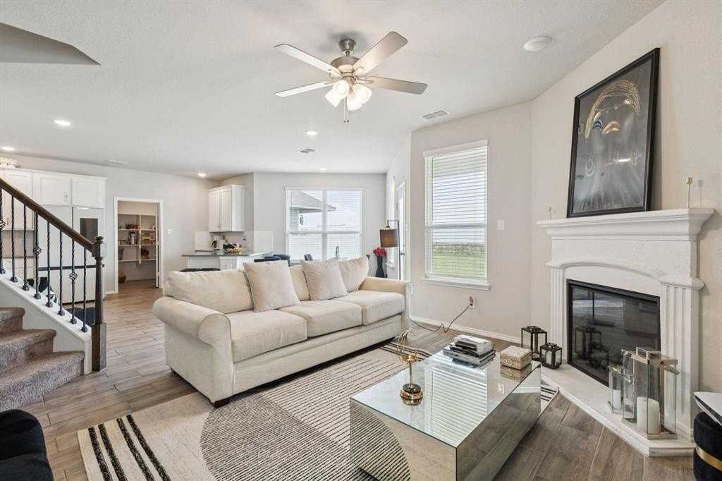 8982 Delway Dr - Photo 4 of 23