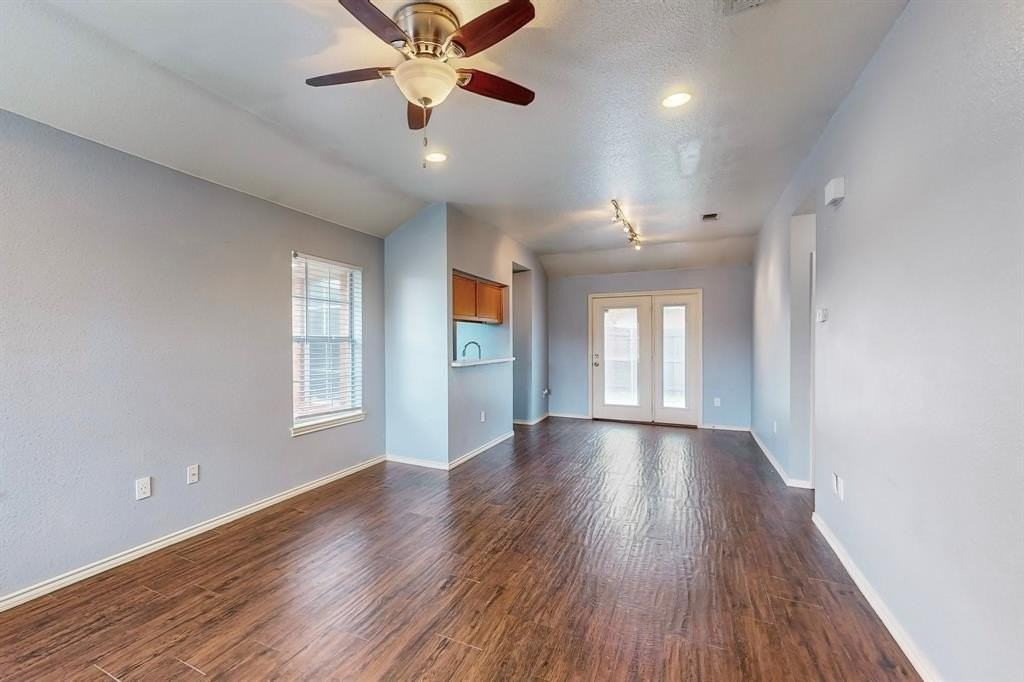 3109 Inglewood St - Photo 2 of 40