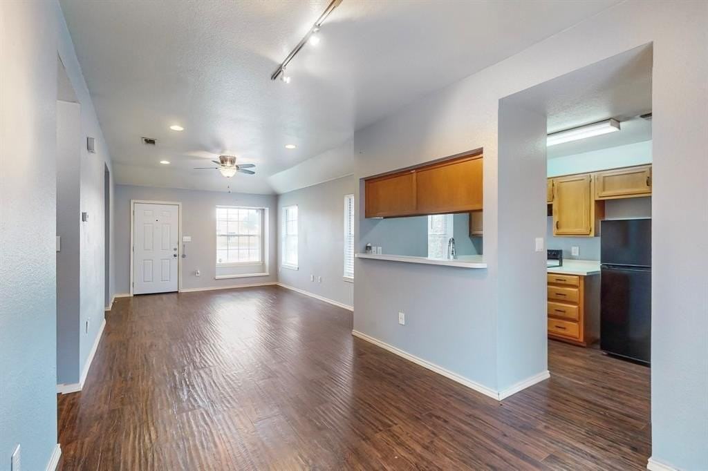 3109 Inglewood St - Photo 4 of 40