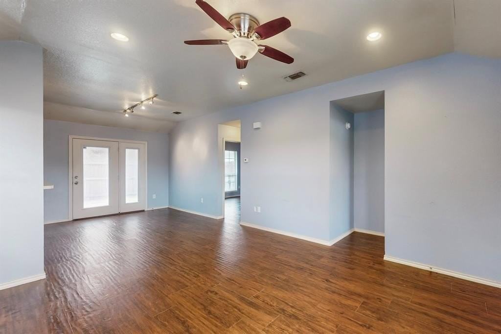 3109 Inglewood St - Photo 6 of 40