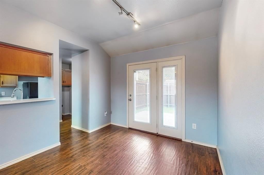 3109 Inglewood St - Photo 7 of 40