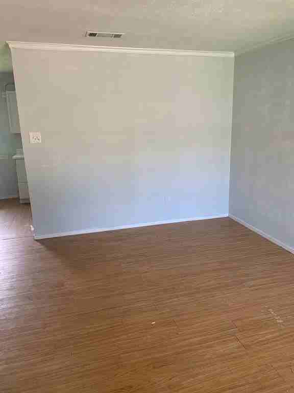 679 Edgeglen Dr - Photo 7 of 10