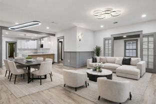 810 S Montclair Ave - Photo 1 of 1