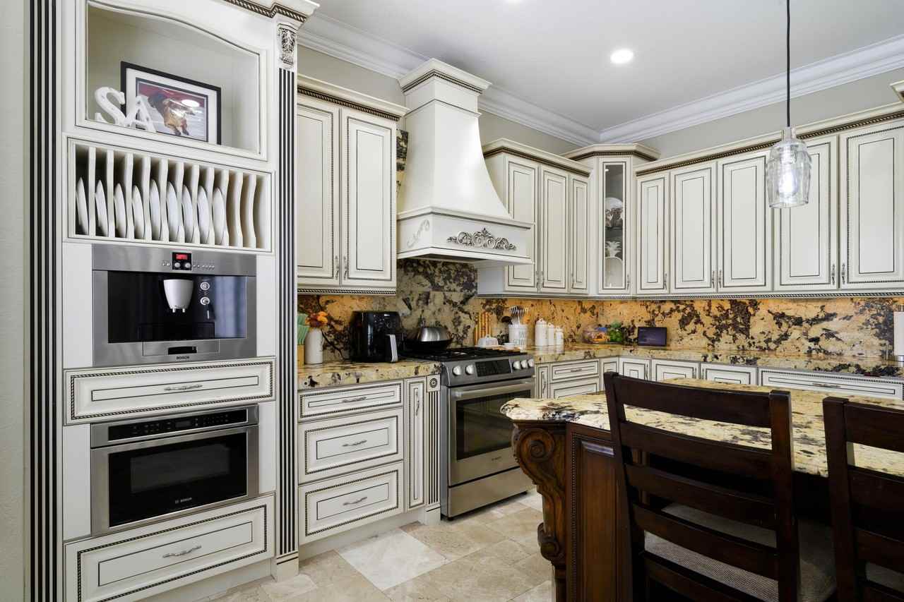 7150 Ivy Crossing Ln - Photo 5 of 31