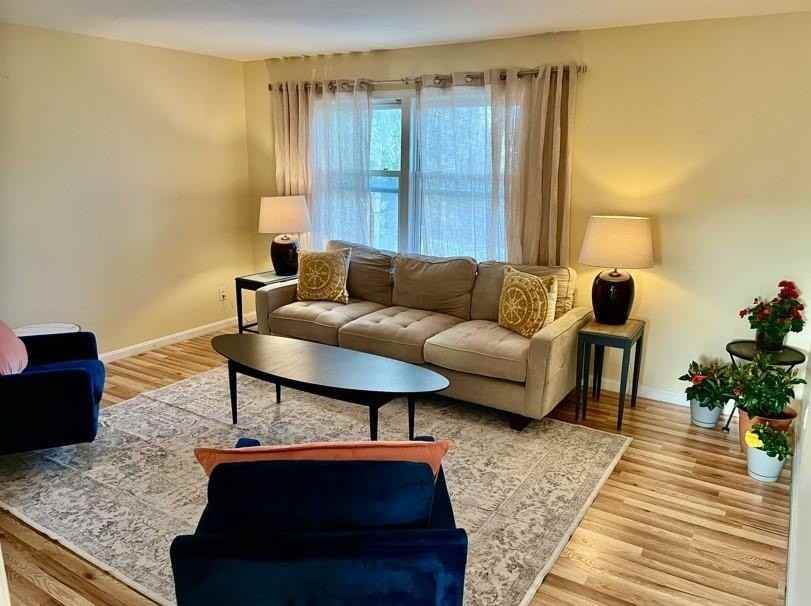 17 Metacomet St - Photo 2 of 24