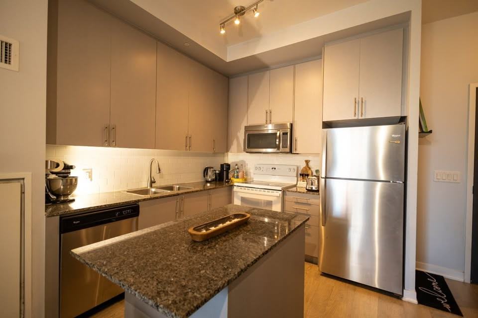 85 Duke Street West #110 - Photo 5 of 11