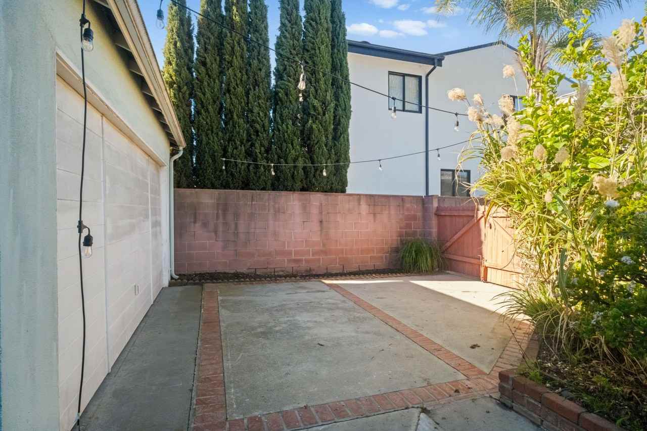 13218 Lake St - Photo 5 of 35