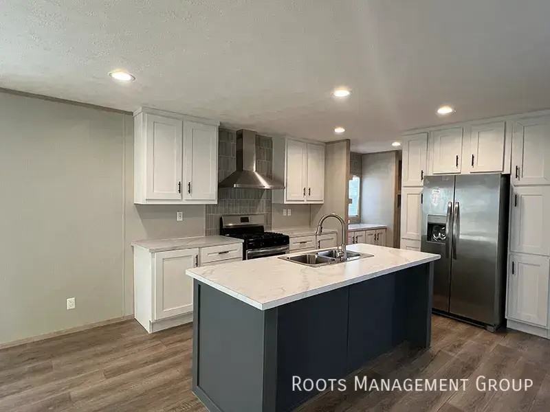 E15 Meadows Ct #E15 - Photo 5 of 16