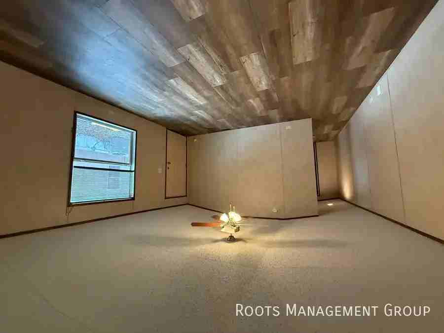 1622 S Lowry St #7 - Photo 2 of 16