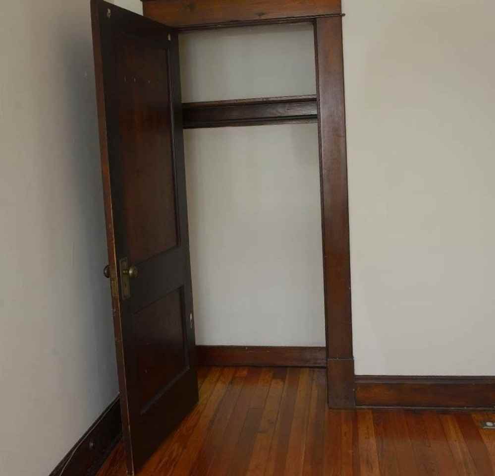 Summit St 2351-2353 MLR - Photo 2 of 36