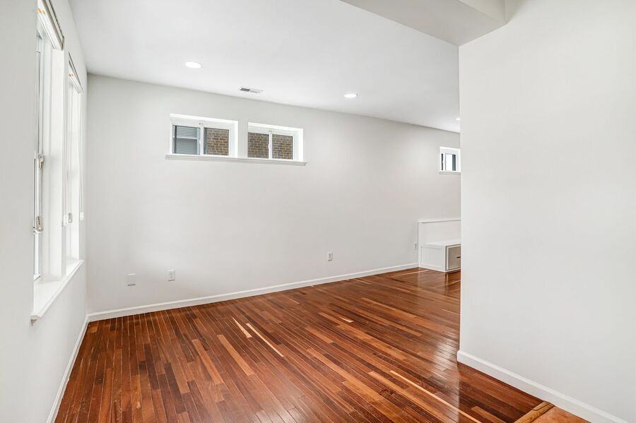 645 Girard St Ne - Photo 5 of 50