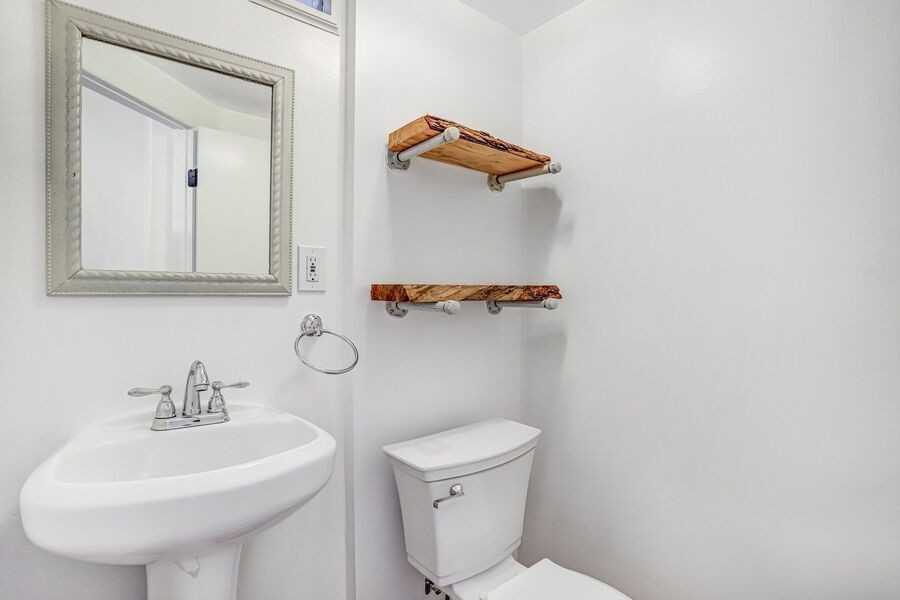 645 Girard St Ne - Photo 6 of 50