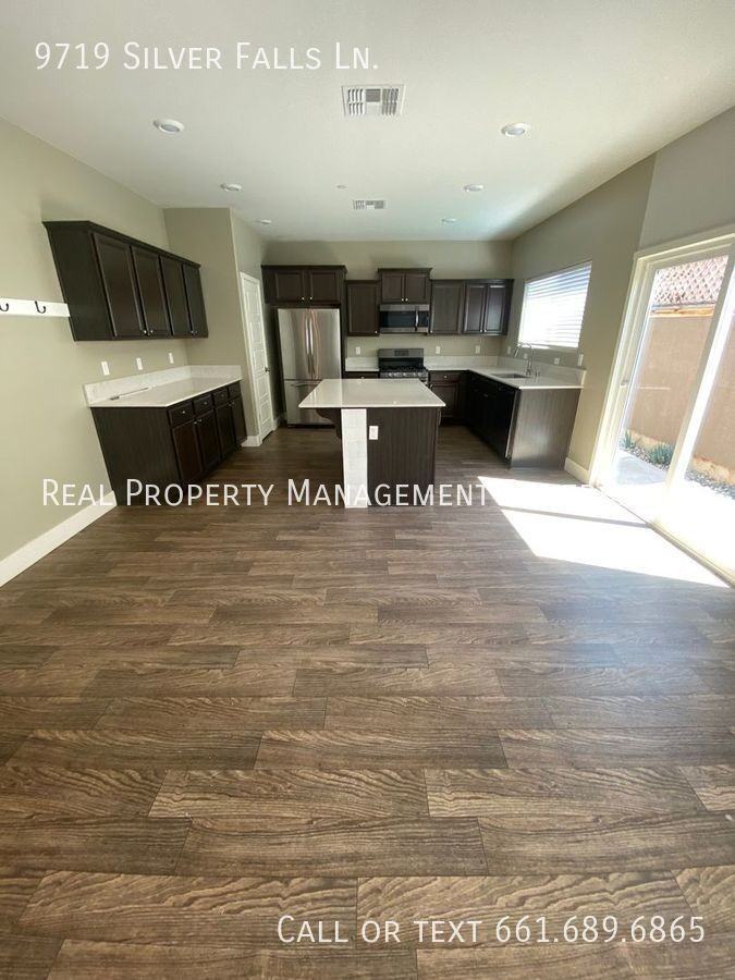 9719 Silver Falls Ln - Photo 2 of 12