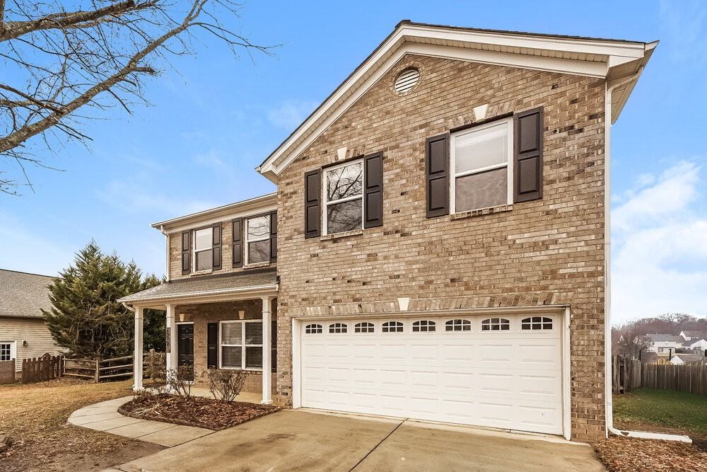 255 Flanders Dr - Photo 4 of 17