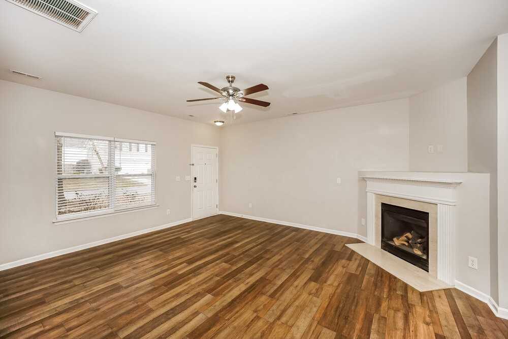 255 Flanders Dr - Photo 7 of 17