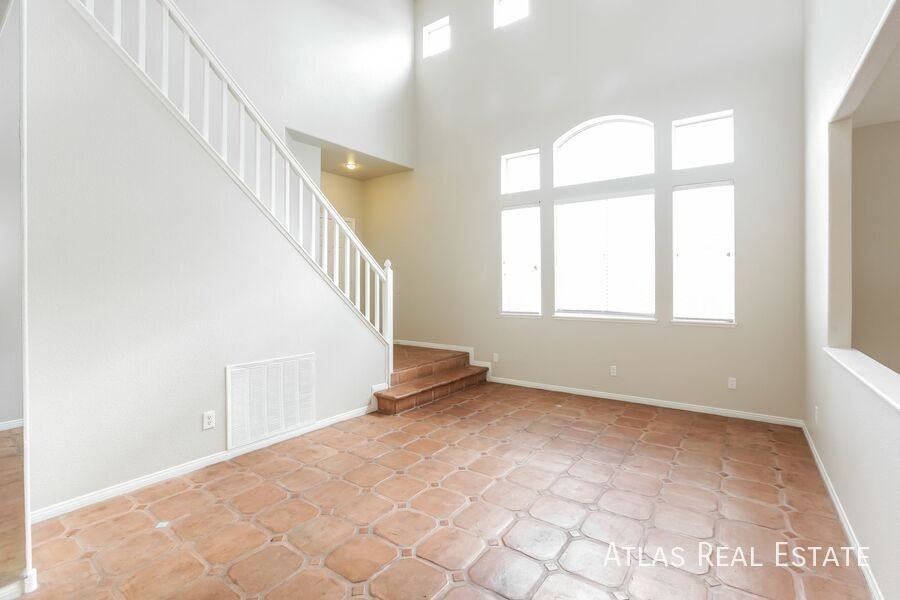 2213 Warm Walnut Dr - Photo 3 of 22