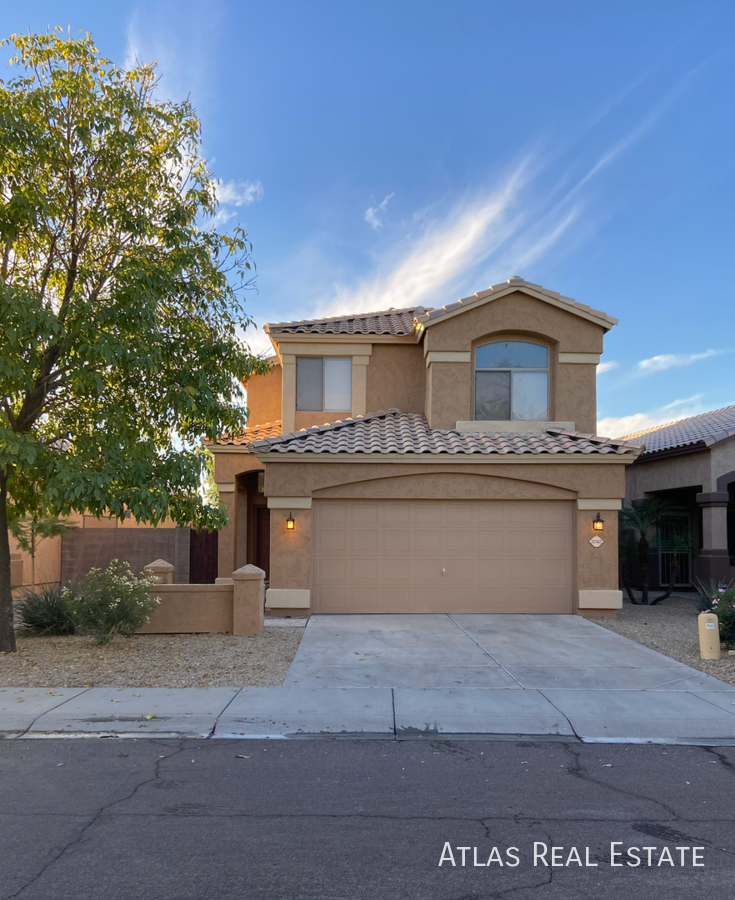 2040 N 106th Ave - Photo 2 of 28