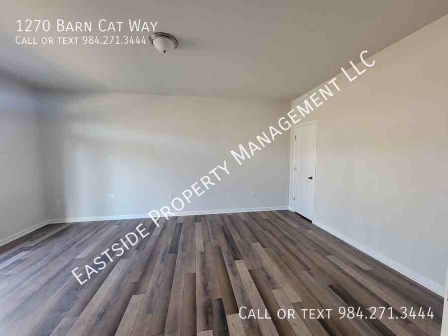 1270 Barn Cat Way - Photo 3 of 29