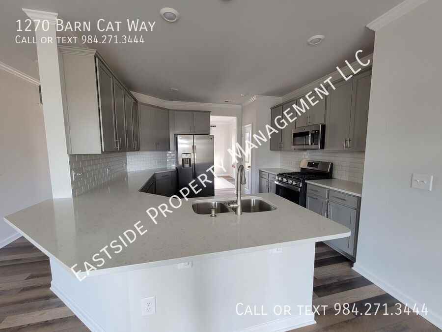 1270 Barn Cat Way - Photo 7 of 29