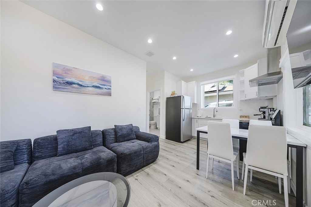 12809 Woodley Ave #12809 - Photo 5 of 23