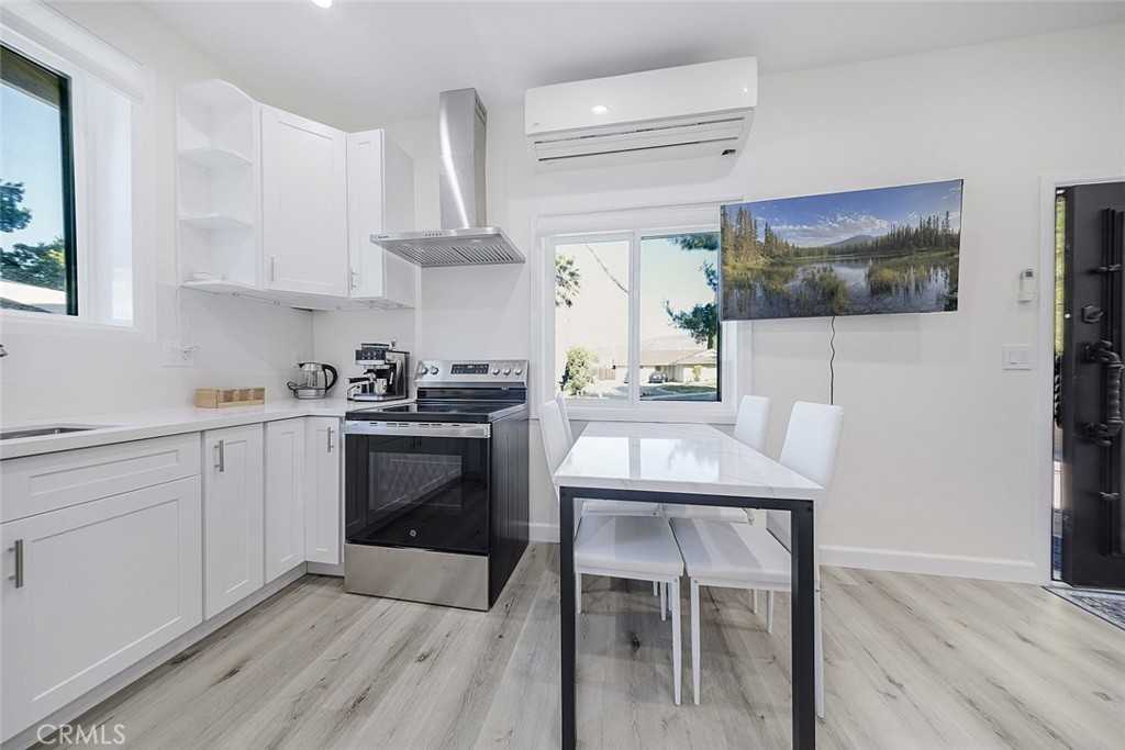 12809 Woodley Ave #12809 - Photo 6 of 23